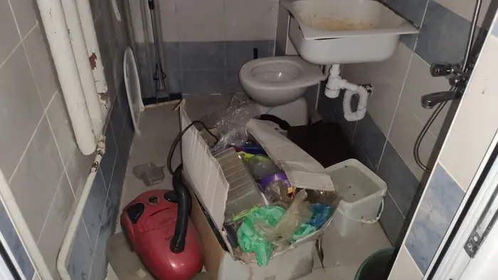 Професионална помощ за почистване на замърсено жилище